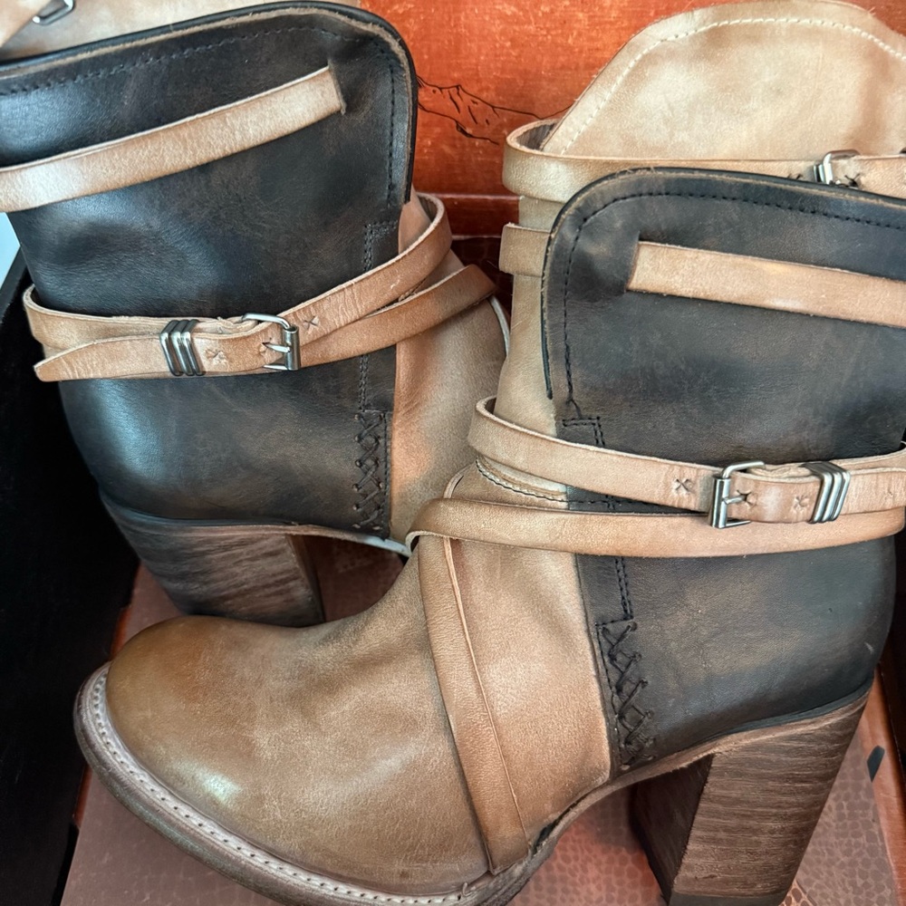 Freebird Baker Boots Taupe SZ9 ***NEW***